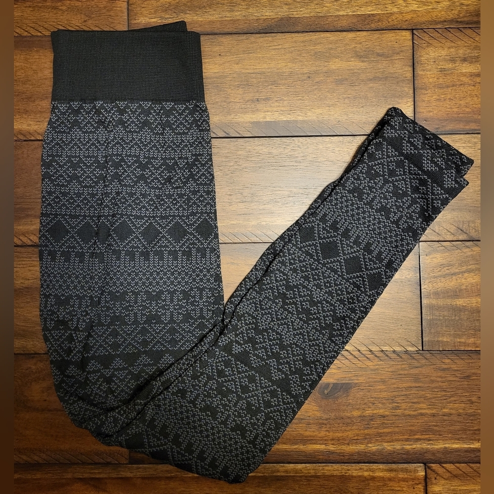 Leggings, women's size M, black & grey